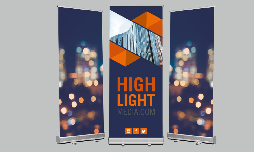 Silver Roll-Up Stand in Qatar